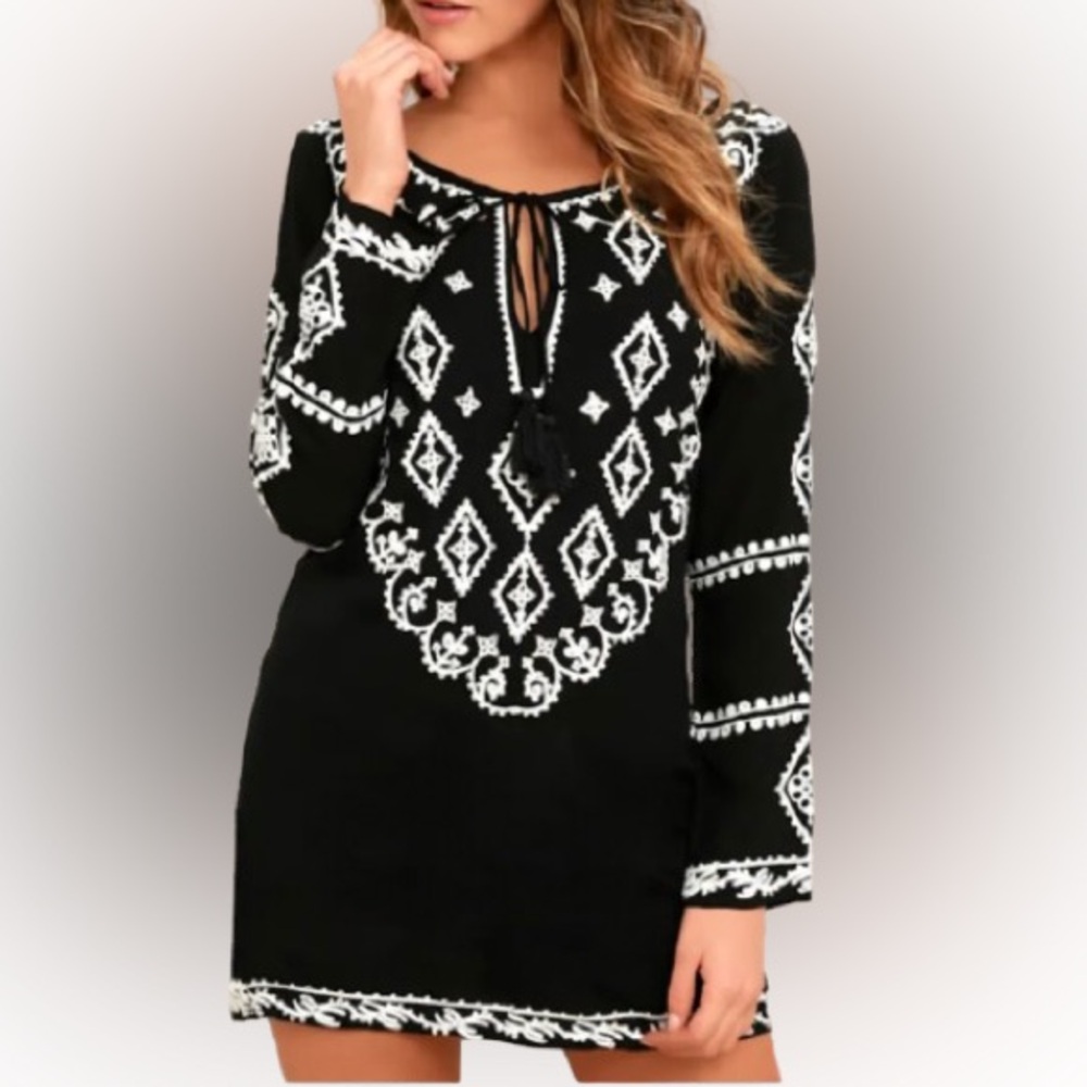 Lulus Womens Black & White Embroidered Boho Peasant Tunic Top Tassel Tie Size M